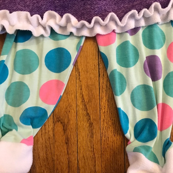 Ric Rac & Ruffles outfit - Picture 3 of 4